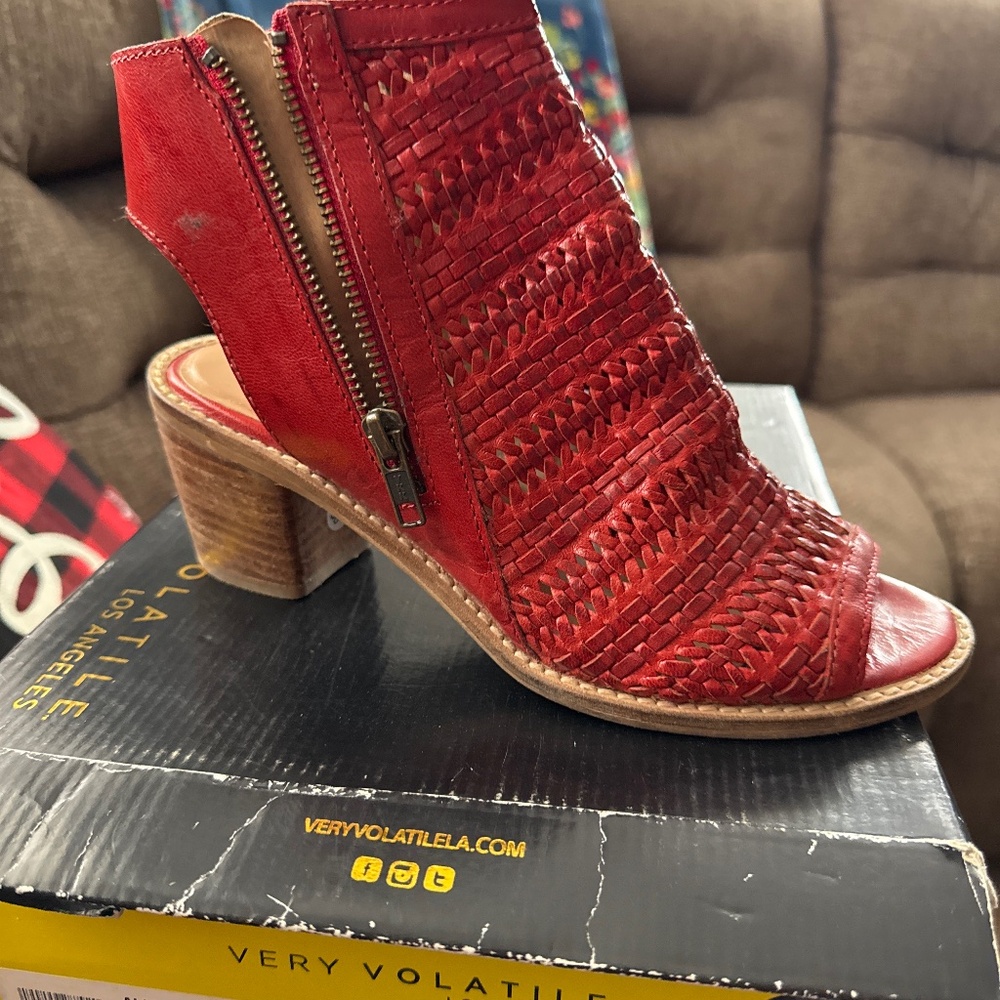 Women’s shoes